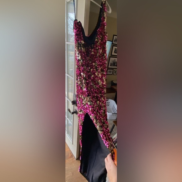Hours sequin evening gown - Picture 2 of 3